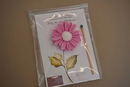 kit com 10 Und do Cartão aromático com Vela Flor de margarida  (Personalizável) - Imagem 3