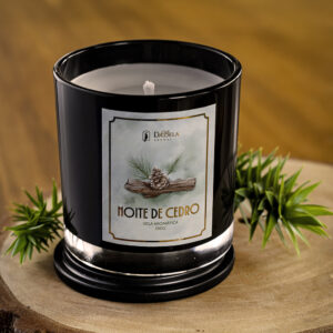 NOITE DE CEDRO – VELA AROMÁTICA | 190g